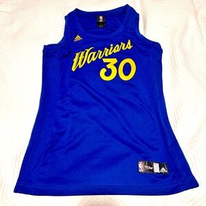 Women’s Steph Curry jersey - size medium